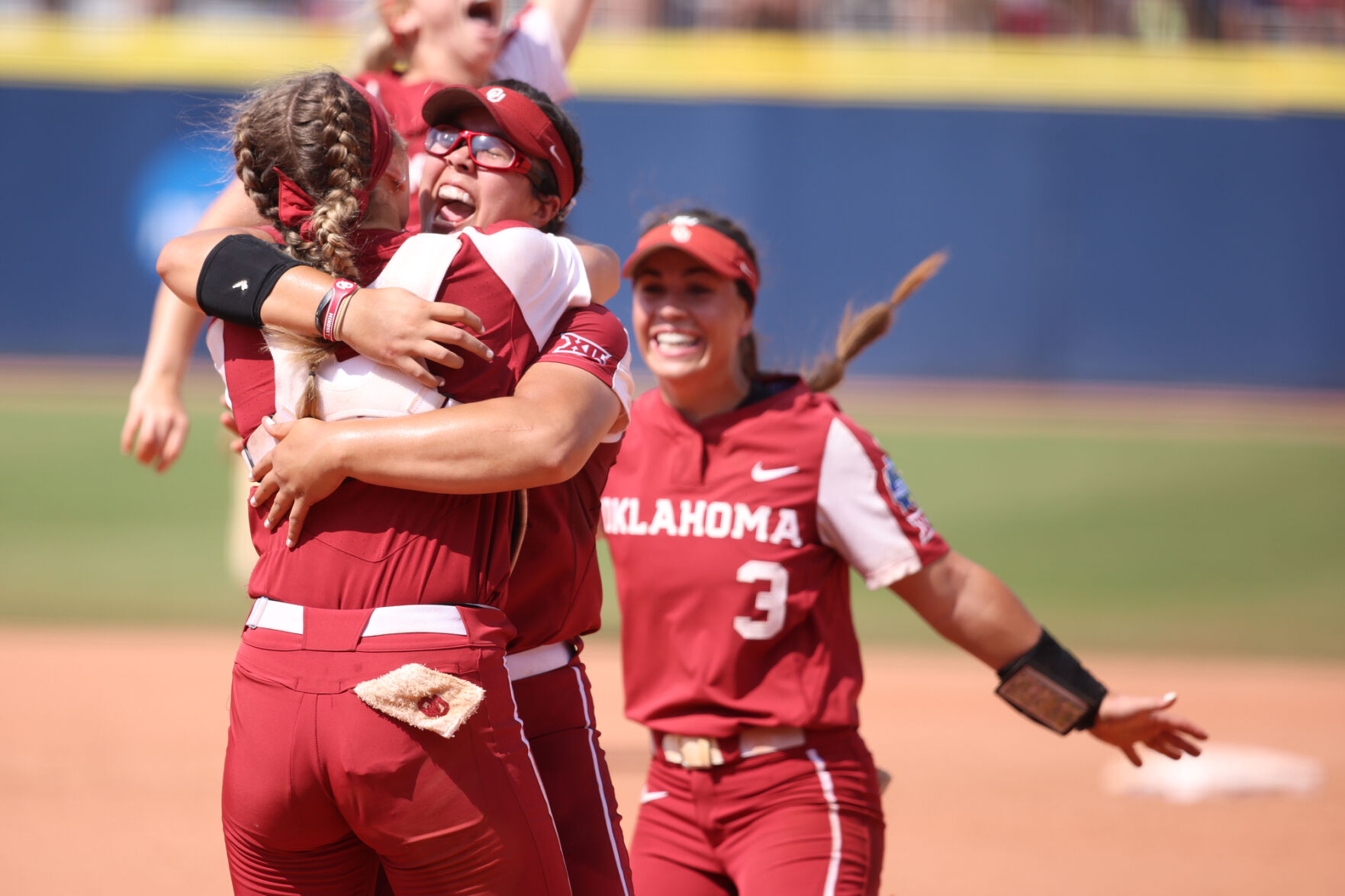 Kinzie Hansen hugs Giselle Juarez